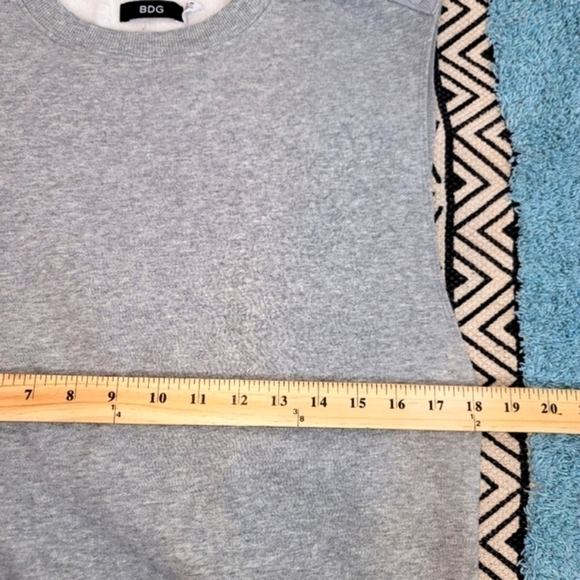 Urban Outfitters BDG Bubbalicious Grey Muscle Sweatshirt Romper, sz Medium - Picture 9 of 12